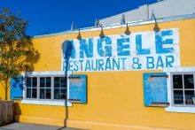 Photo © Laura Zavelson Photo © Laura Zavelson